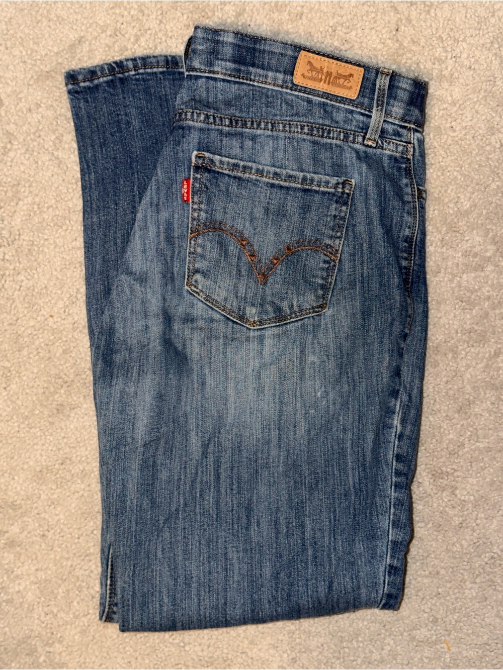 Levi's 525  Women's Straight Leg Jeans in Medium Blue Wash